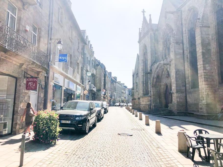 Nouveau ** Le Raffine Au Coeur De Guingamp ** Parking Dış mekan fotoğraf